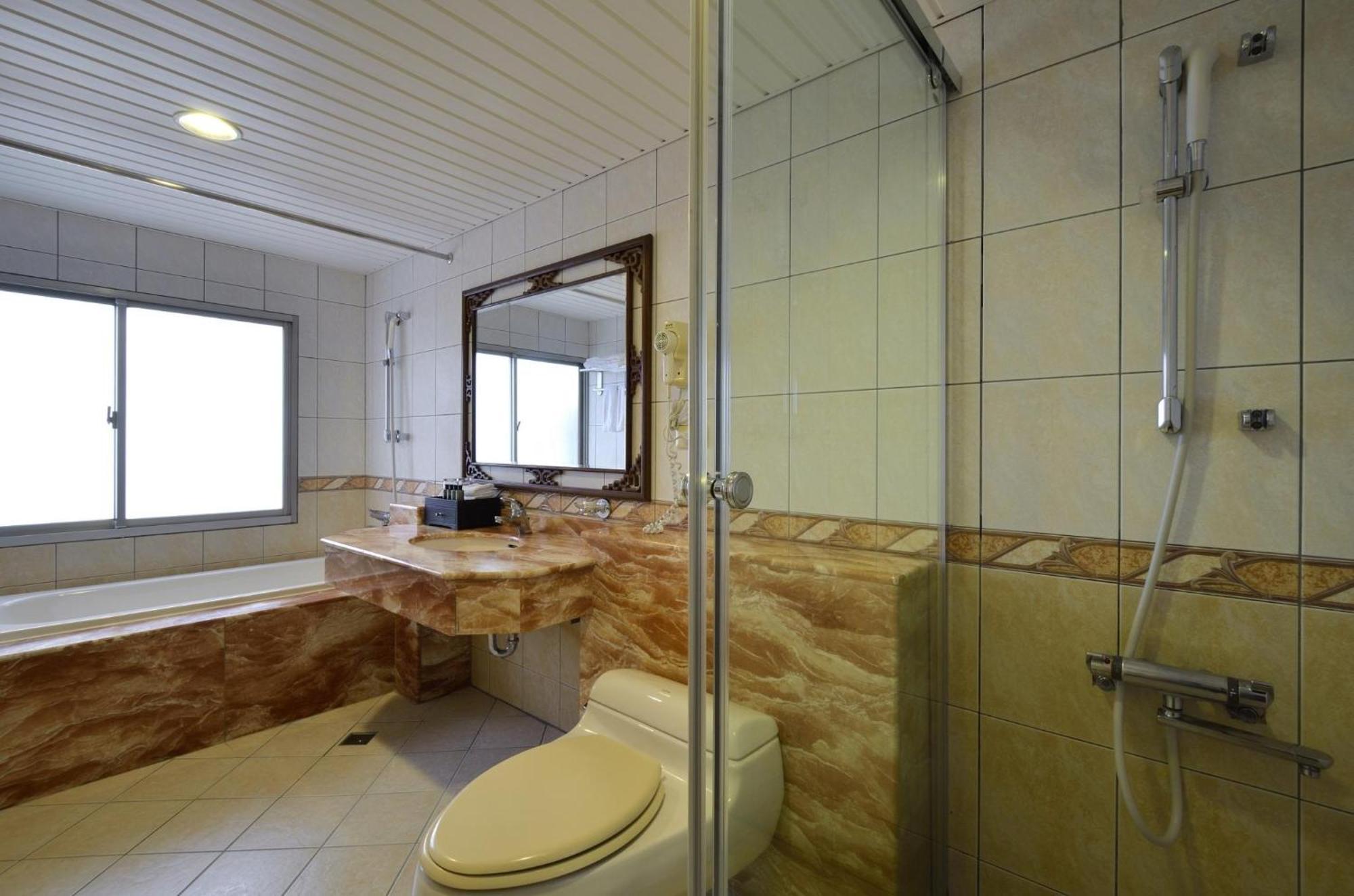King'S Paradise Hotel Чжунлі Екстер'єр фото