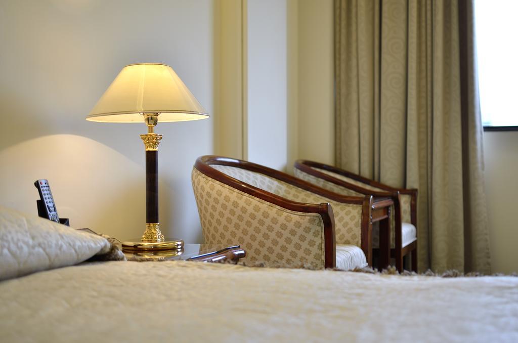 King'S Paradise Hotel Чжунлі Номер фото