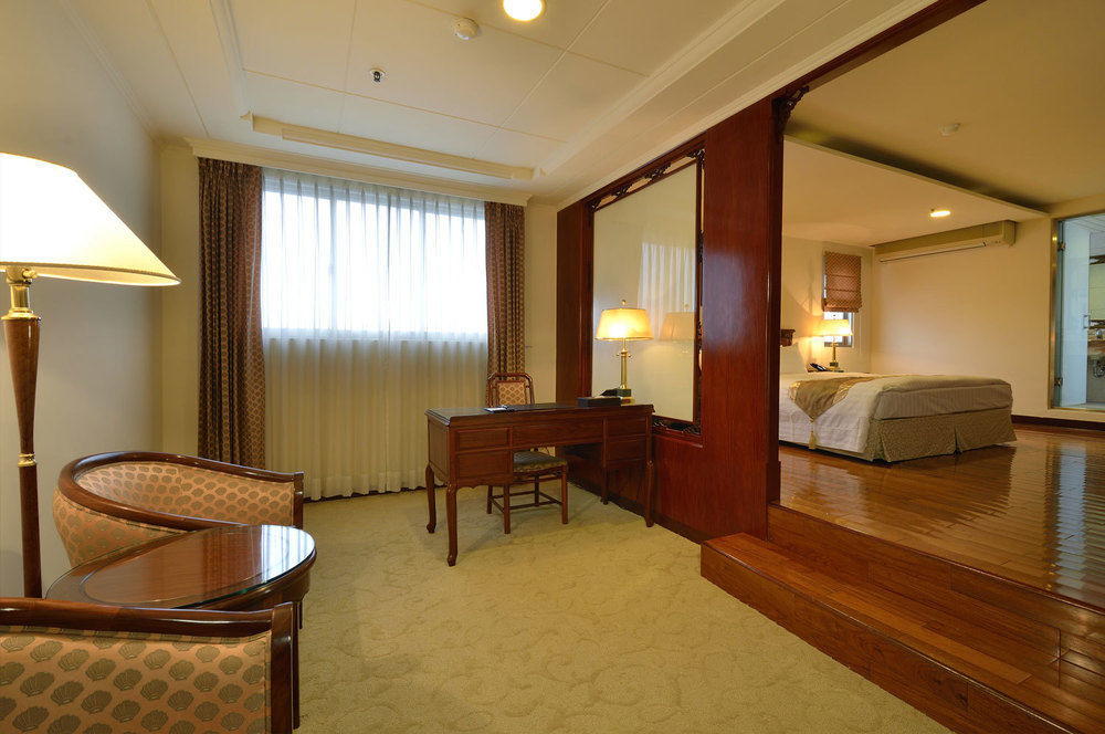 King'S Paradise Hotel Чжунлі Екстер'єр фото
